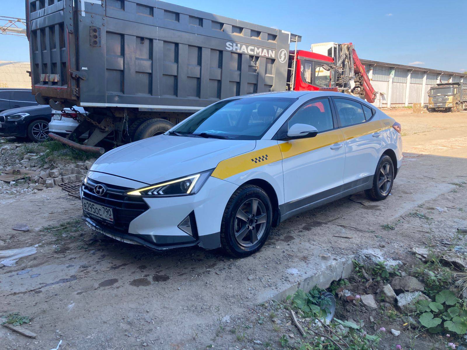 Hyundai Elantra Лот 000003413