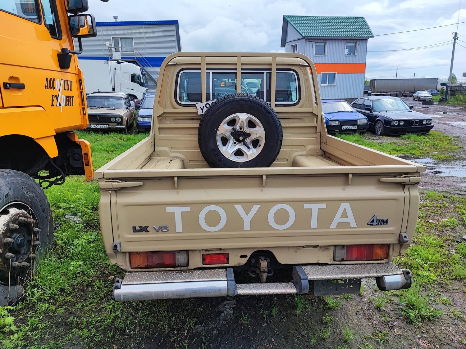 Toyota Land Cruiser Pick Up Лот 000002228