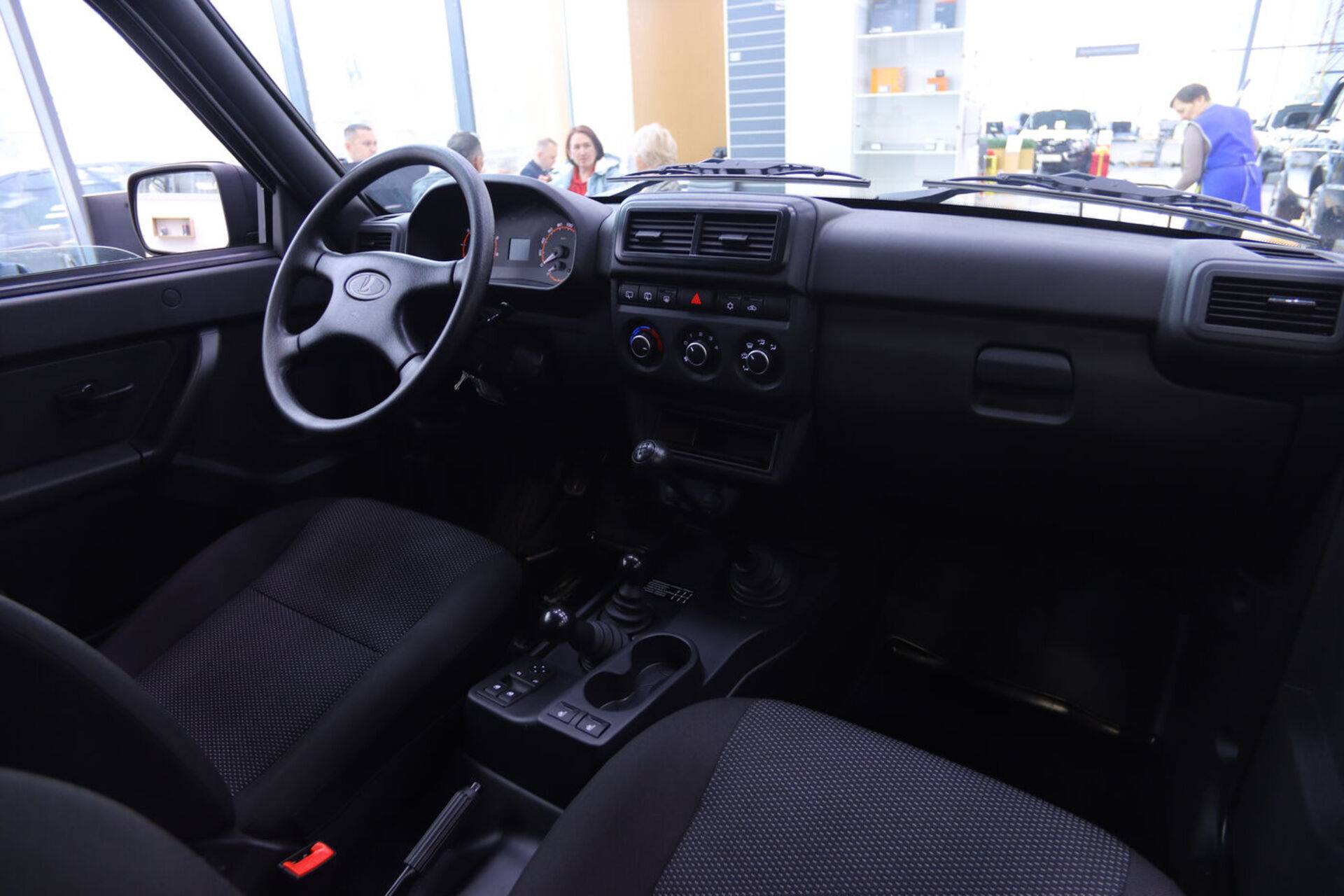 Lada Niva Legend 3 дв Luxe 24 1.7 5MT  