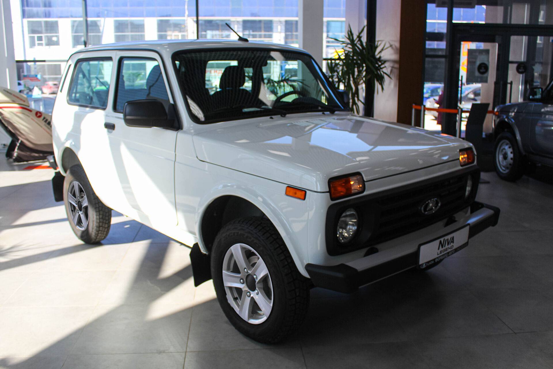 Lada Niva Legend 3 дв Luxe 24 1.7 5MT  