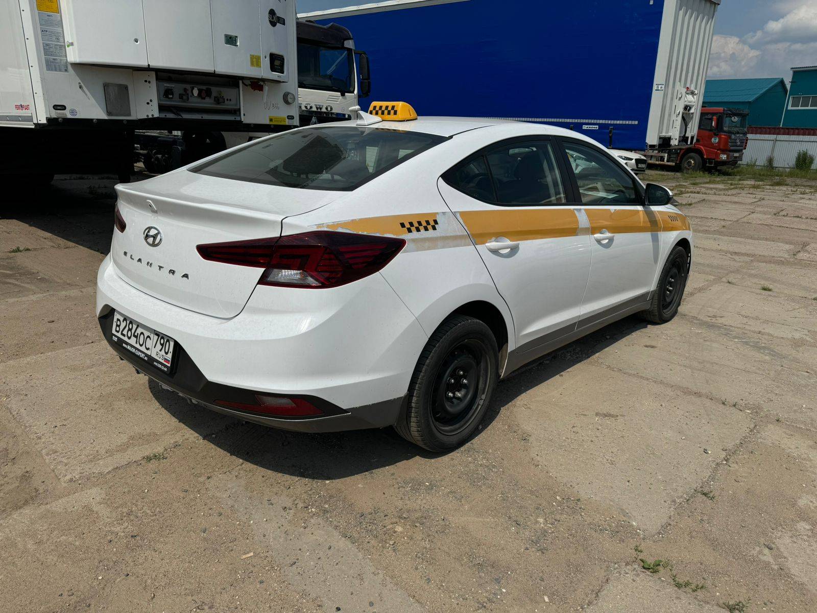 Hyundai Elantra Лот 000003416