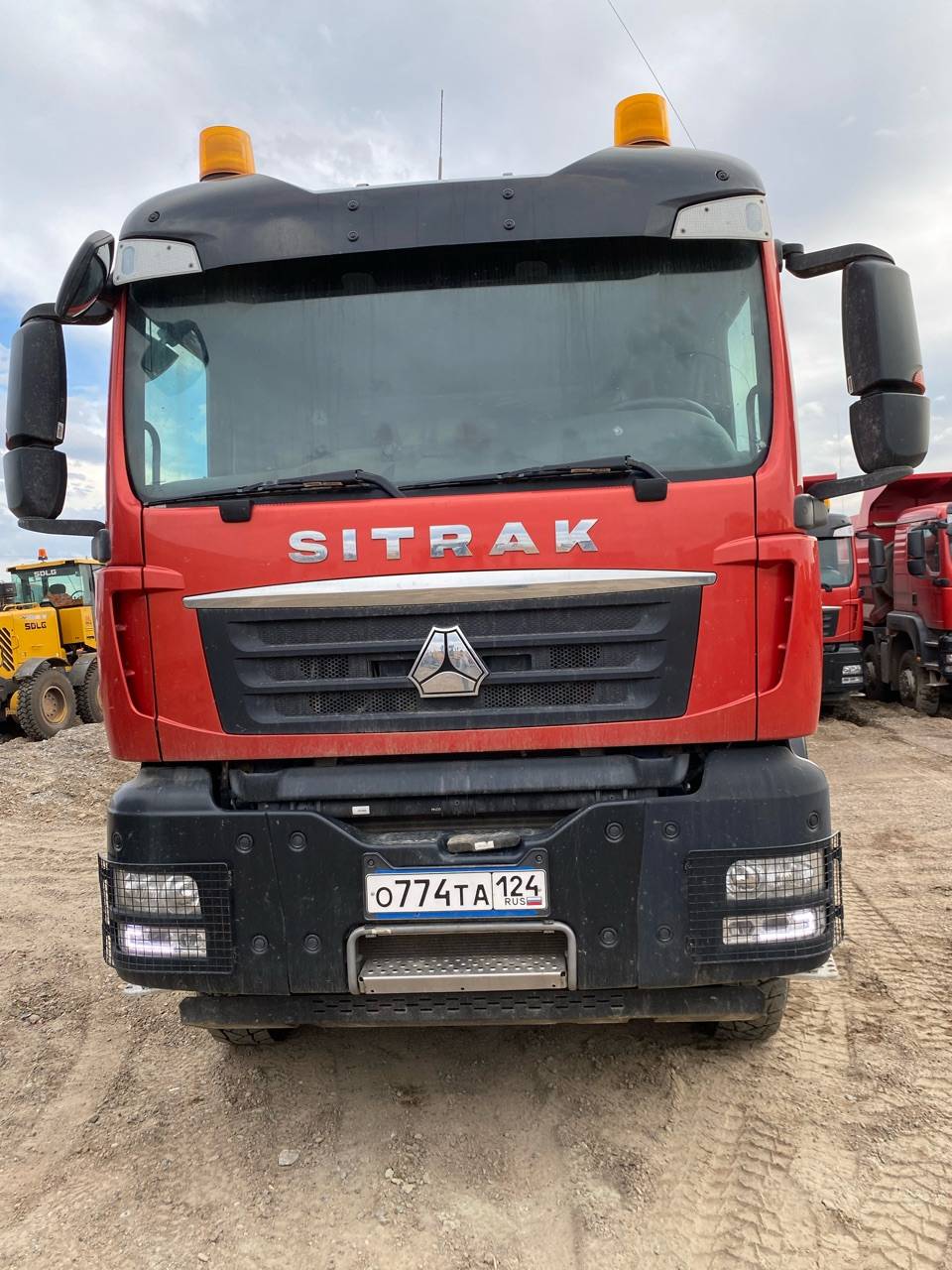 Sitrak ZZ3316V306ME Лот 000000437