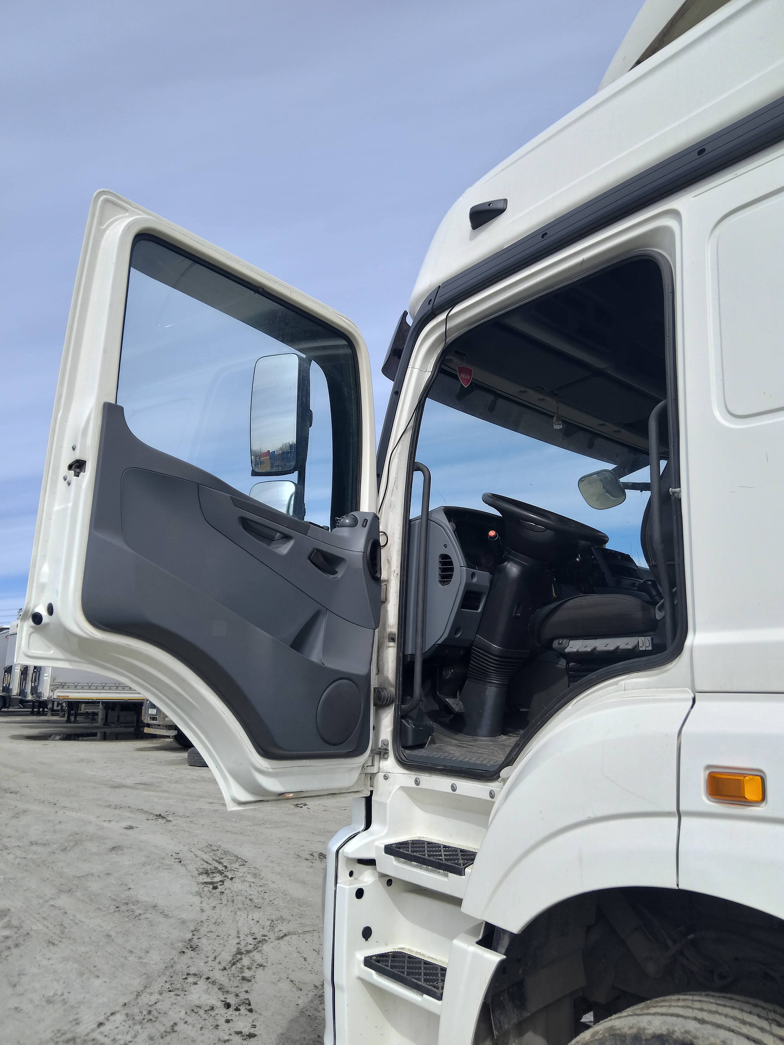 КАМАЗ 5490-S5 (M1840) Лот 000008538