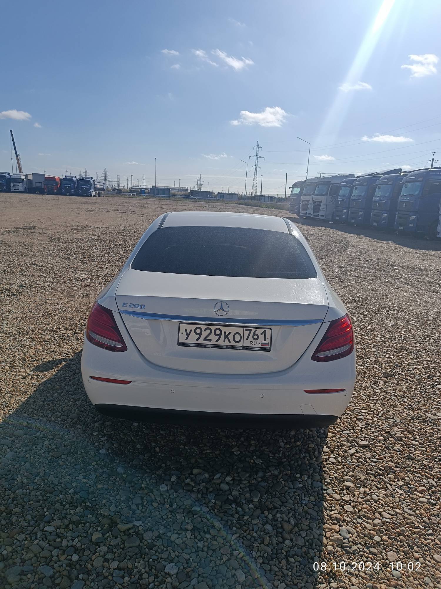 Mercedes-Benz E седан Лот 000004624