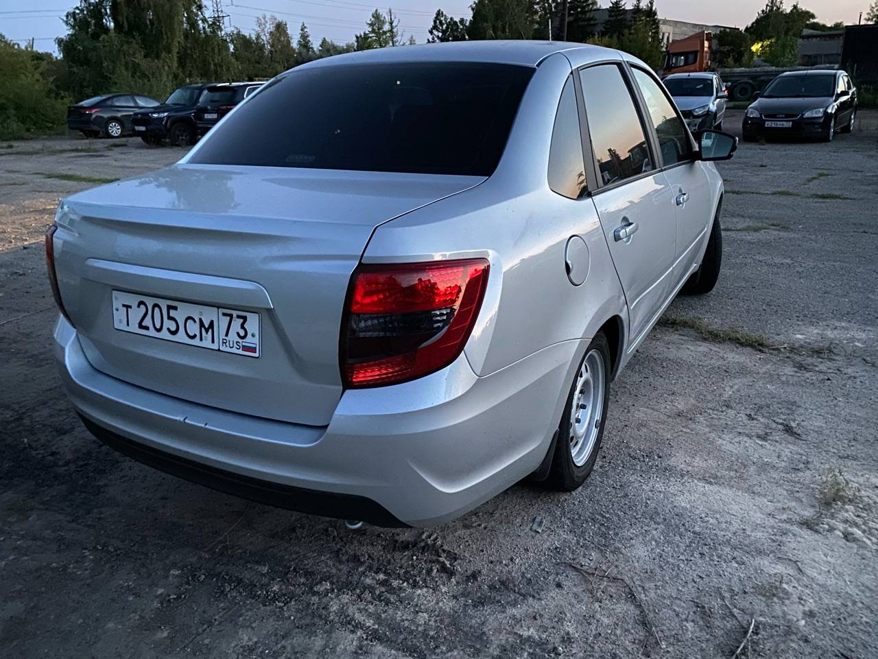 Lada Granta седан Лот 000004008