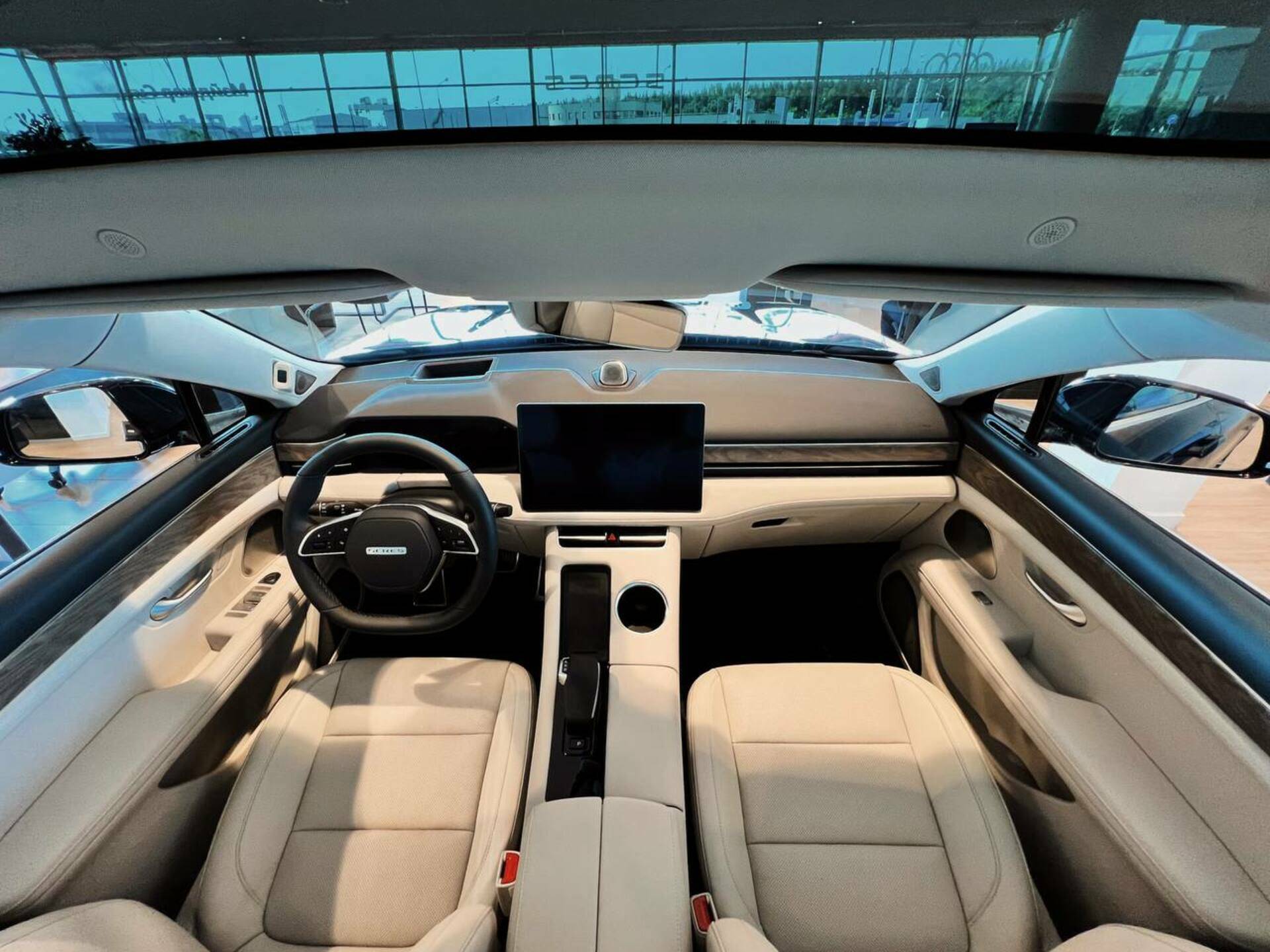 Seres M5 Premium 1.5hyb AT 4WD