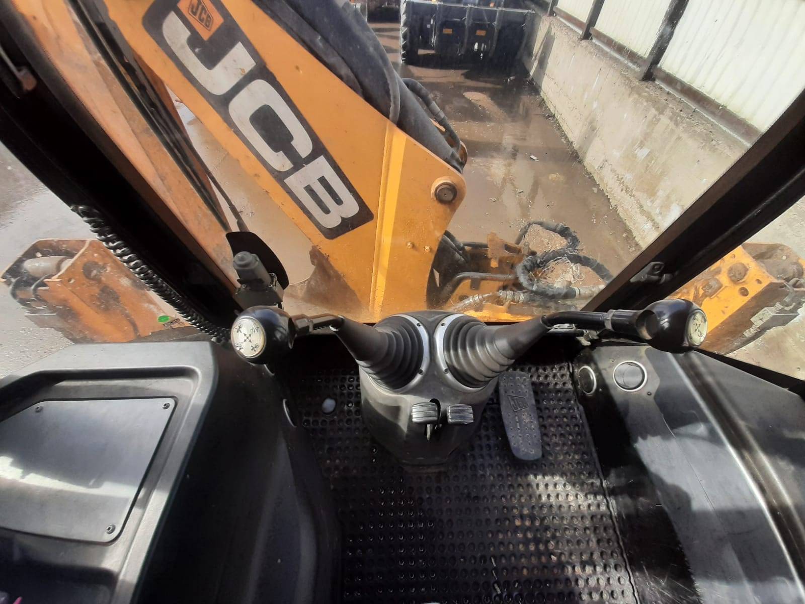 JCB 3CX Лот 000001409