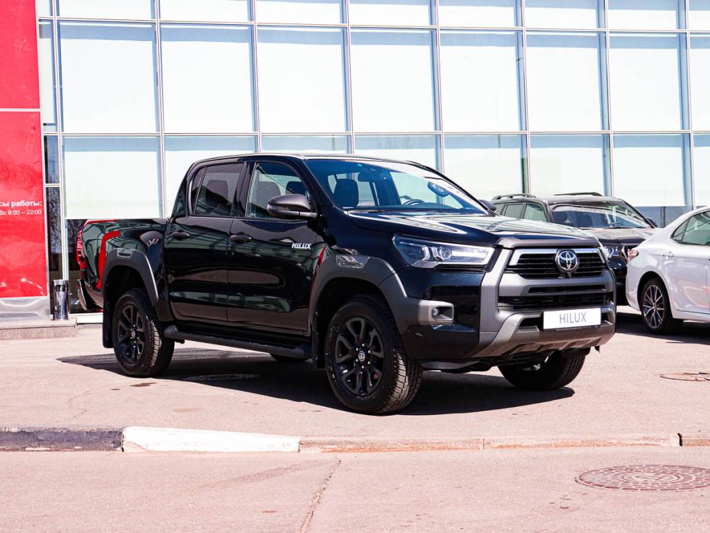 Toyota Hilux Black Onyx 2.8d АКП