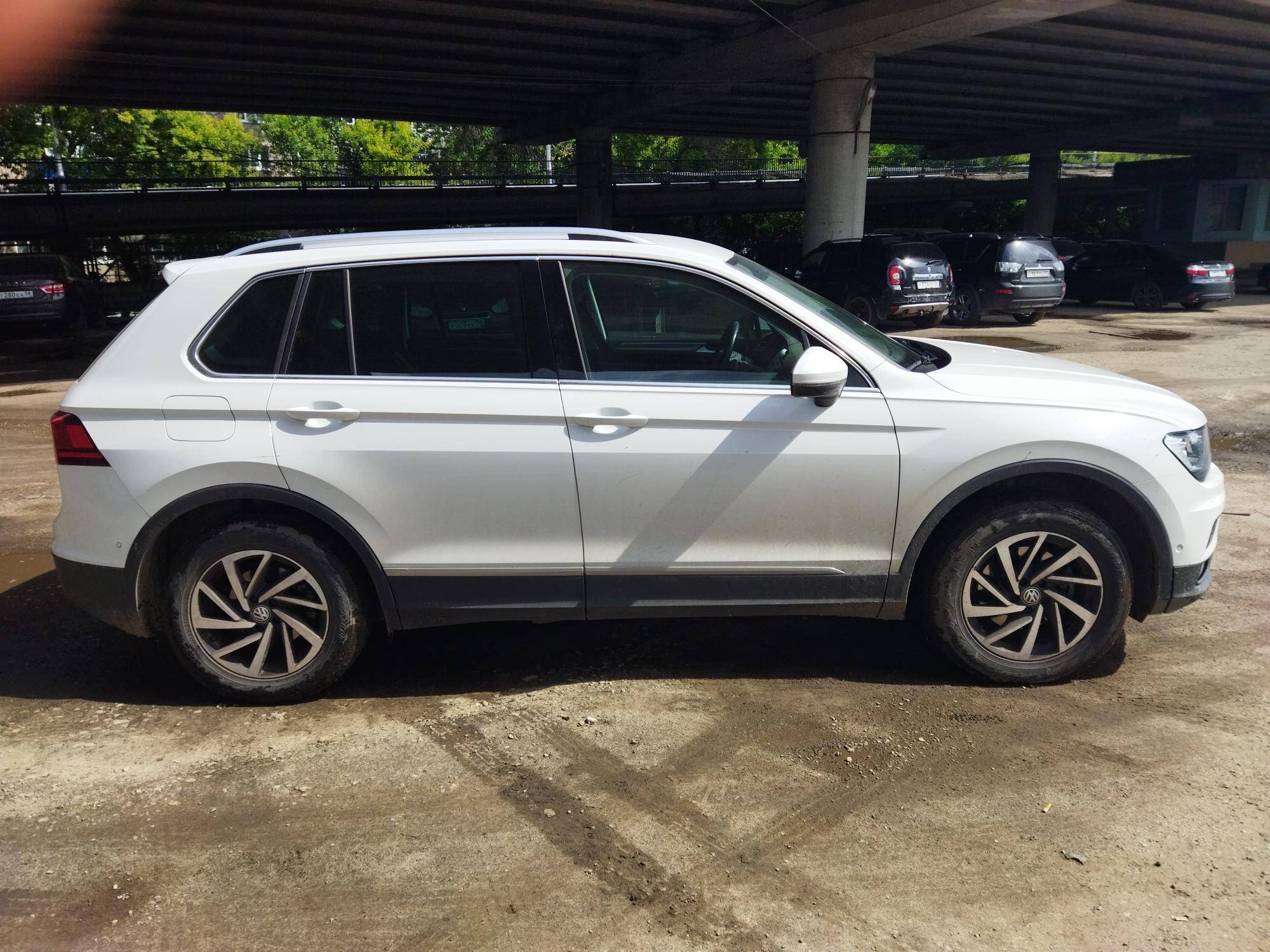 Volkswagen Tiguan Лот 000003447