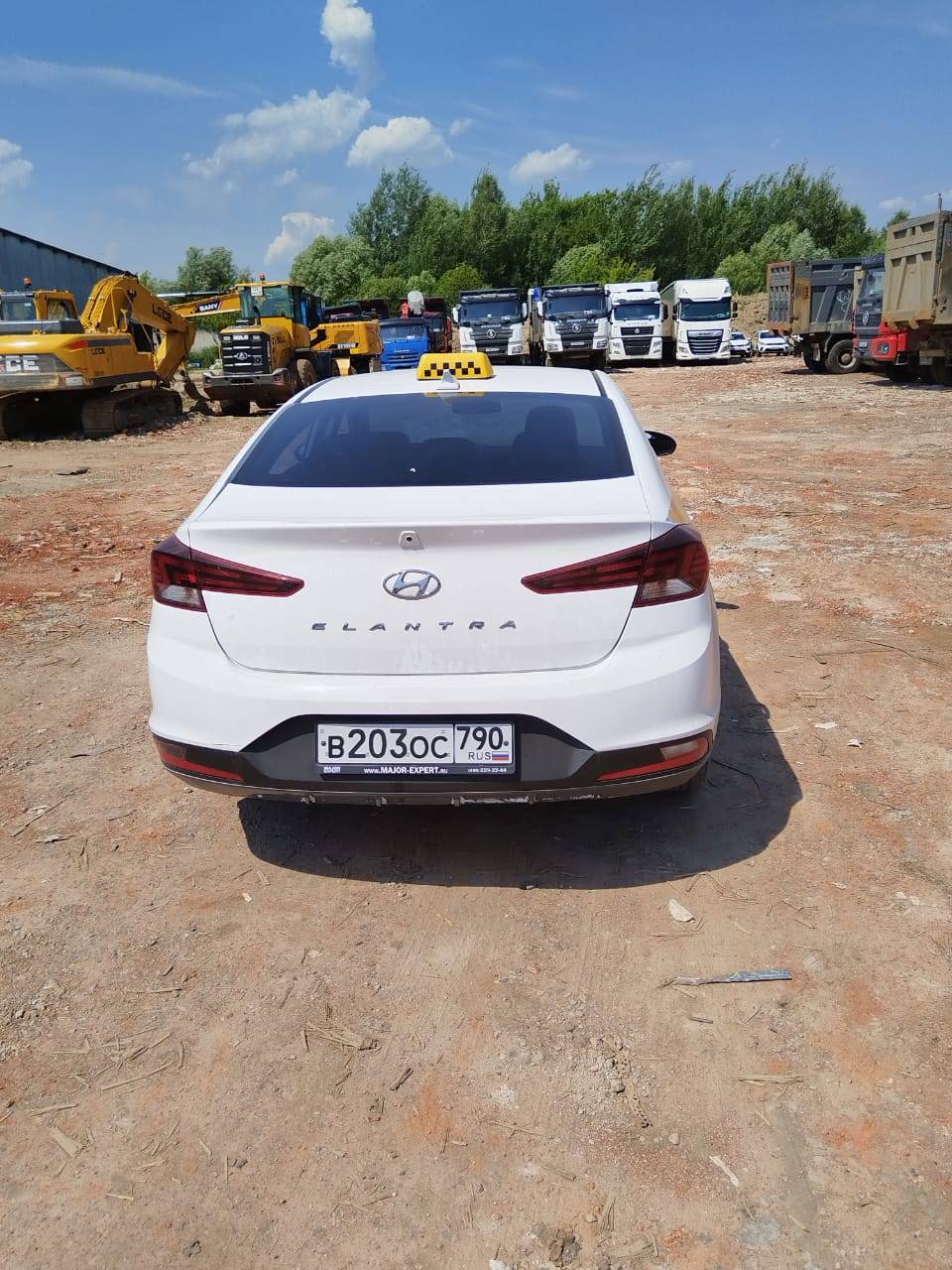 Hyundai Elantra Лот 000003414