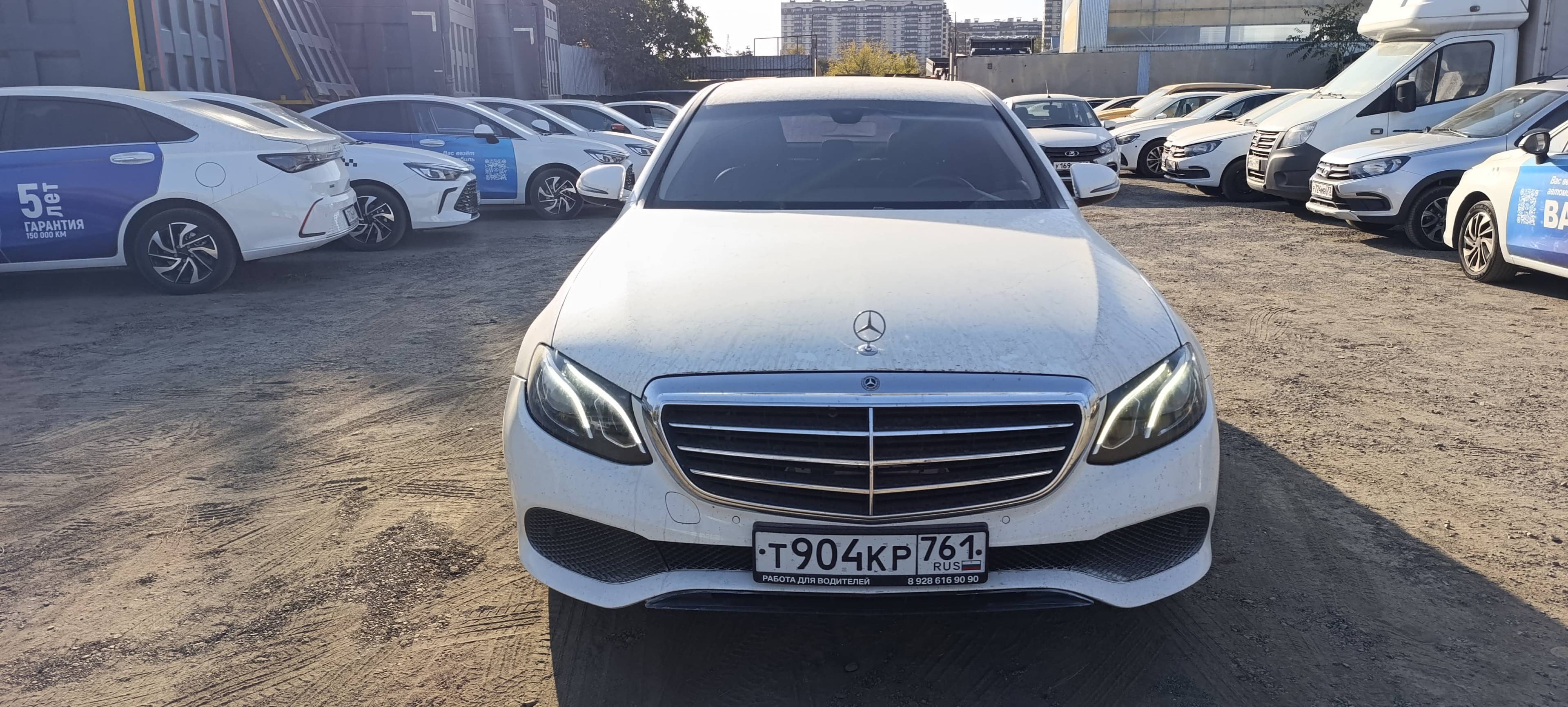 Mercedes-Benz E седан Лот 000004491