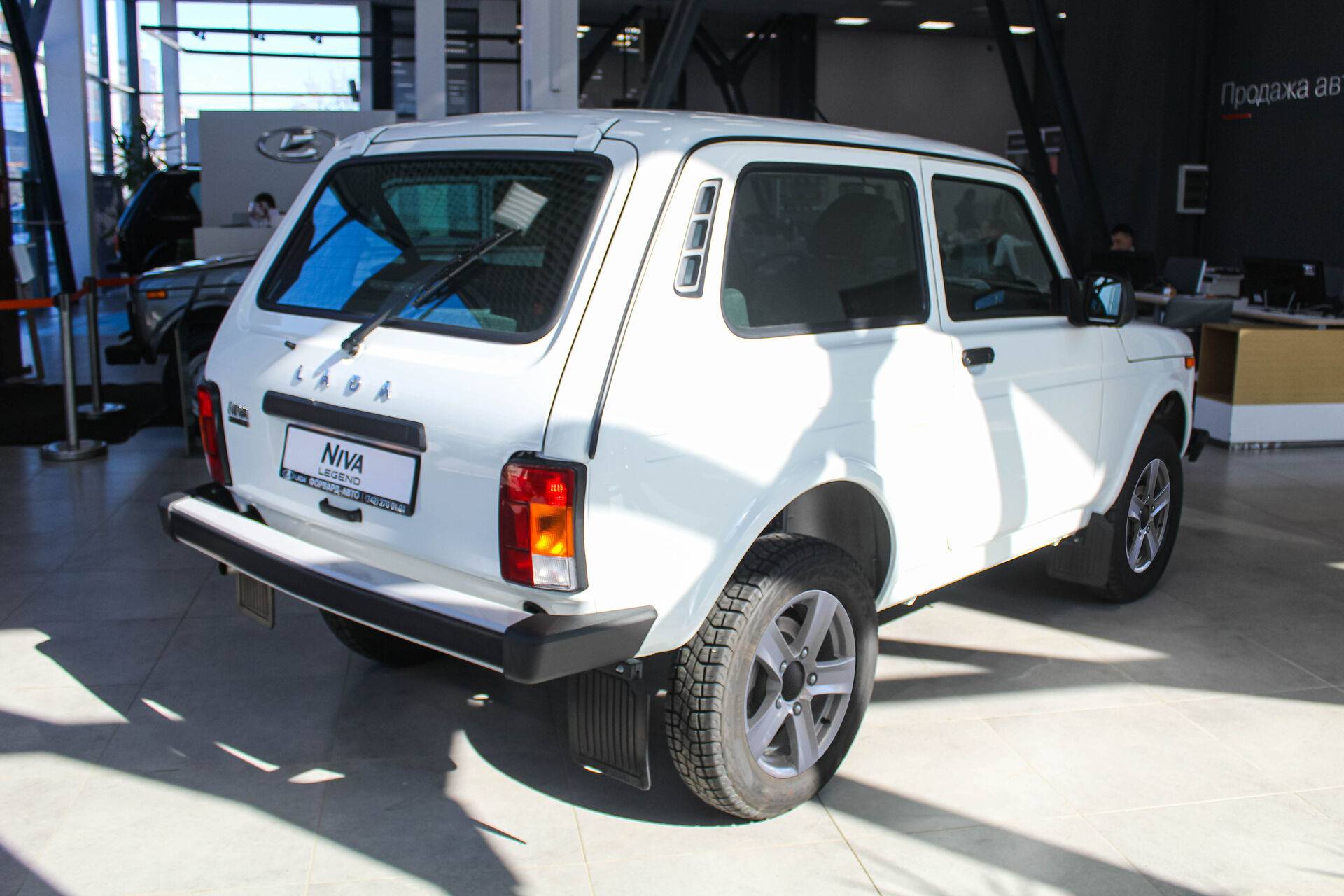 Lada Niva Legend 3 дв Luxe 24 1.7 5MT  