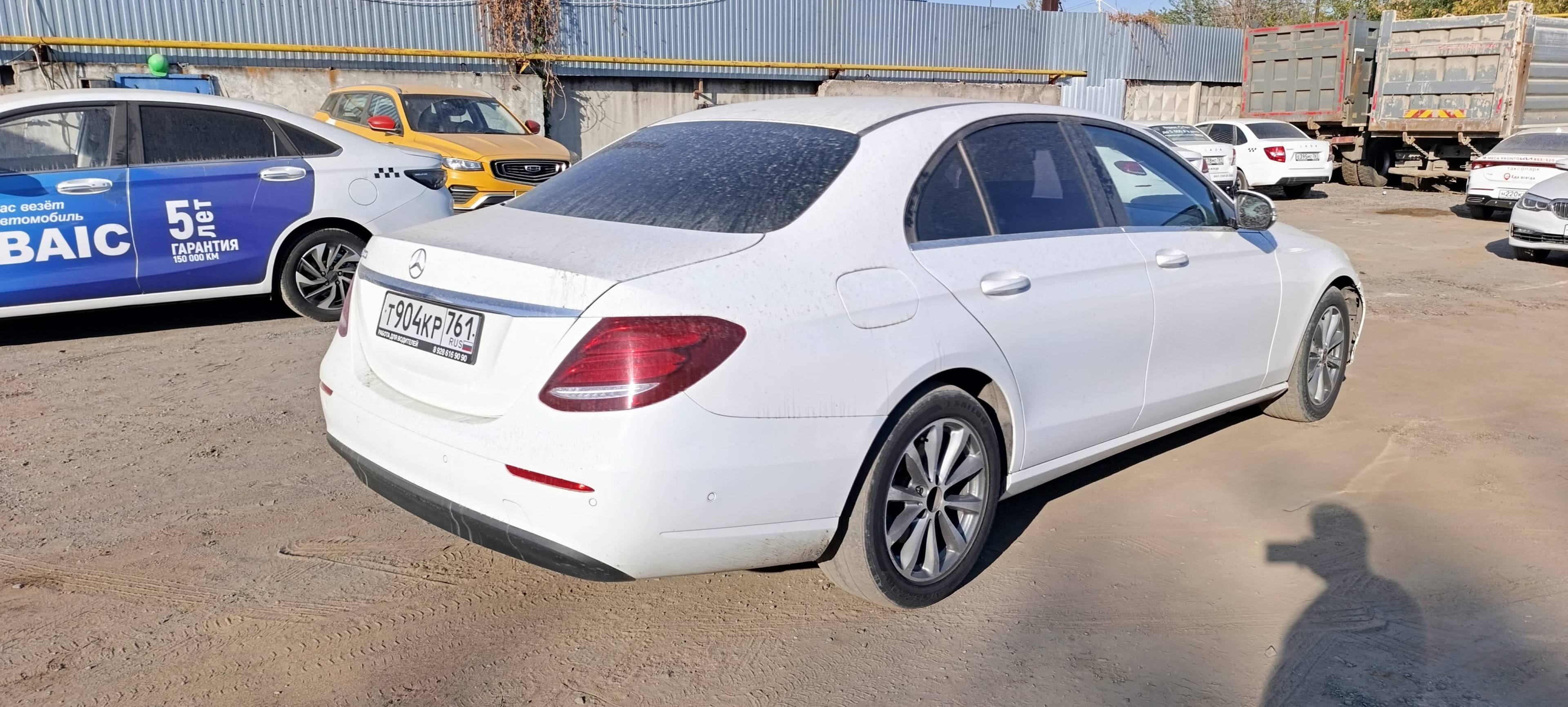 Mercedes-Benz E седан Лот 000004491