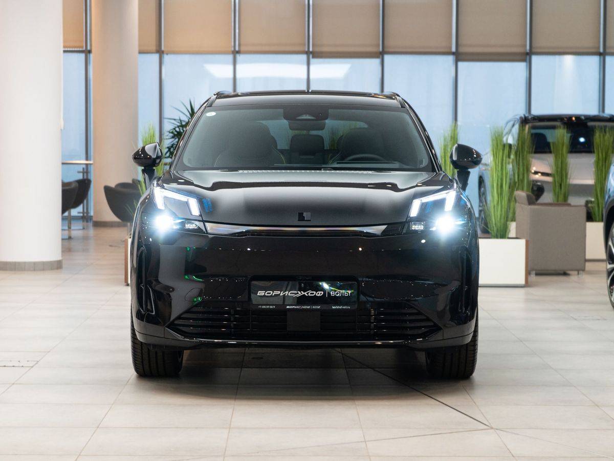 Lynk & Co 08 EM-P 220 4WD Perfomance Halo