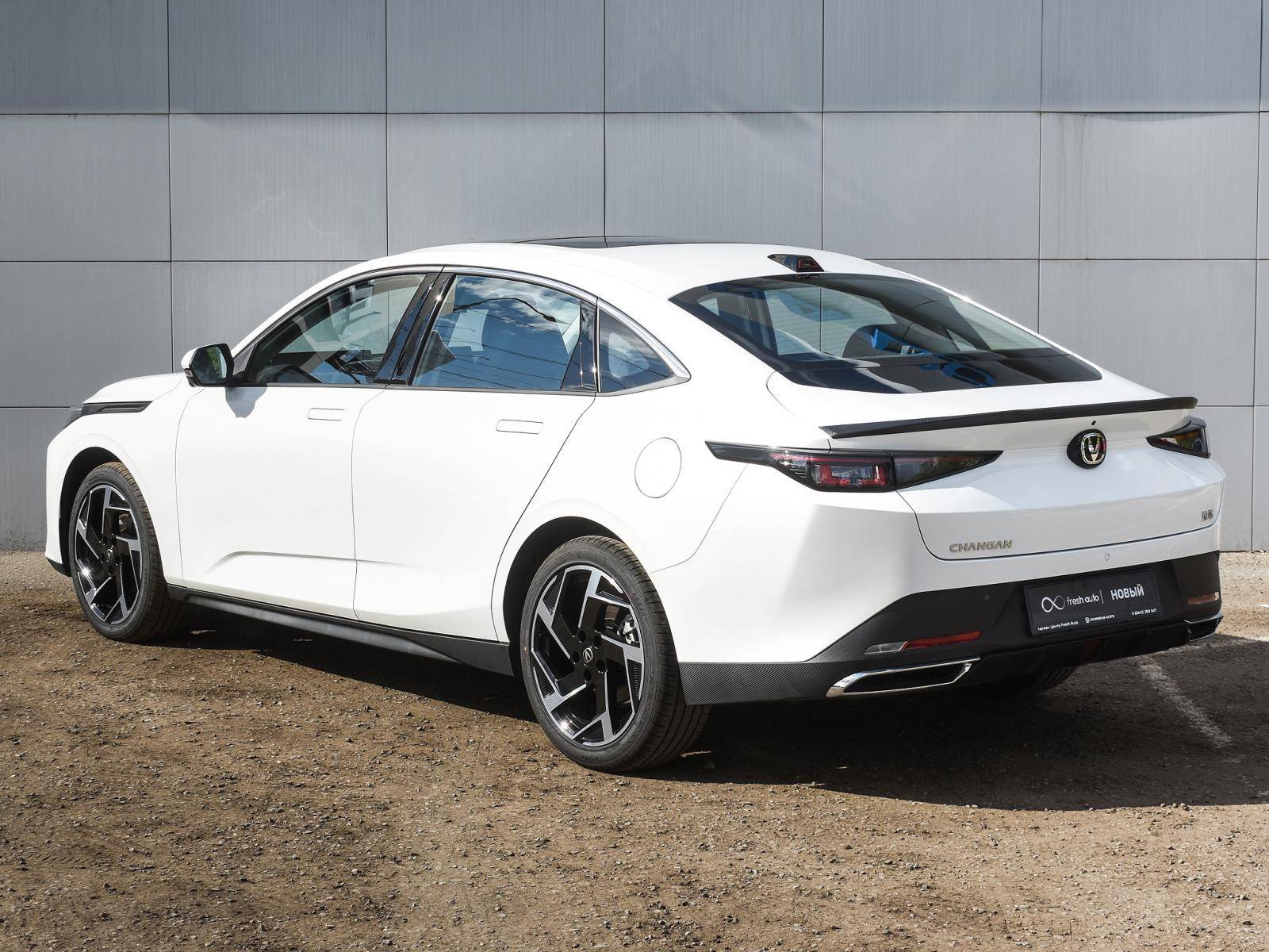 Changan Lamore Tech 1.5 DCT 180hp 2WD 