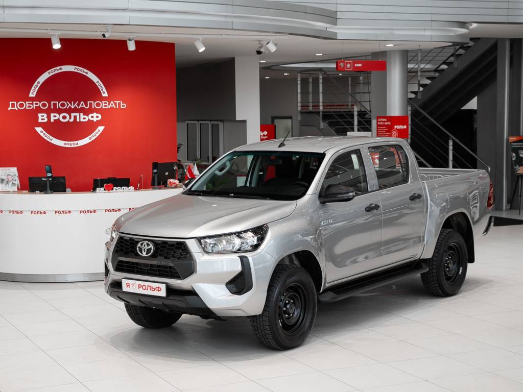 Toyota Hilux Комфорт 2.4d МКП