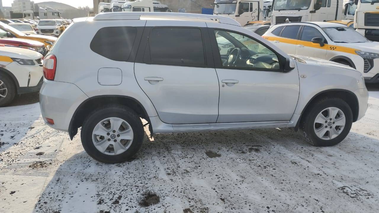 Nissan Terrano Лот 000006236