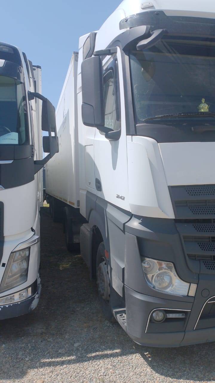 Mercedes-Benz Actros 2142 LS 4x2 Лот 000008528