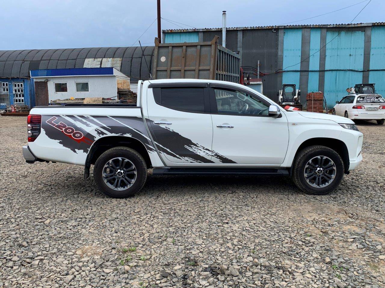 Mitsubishi L200 Лот 000003005