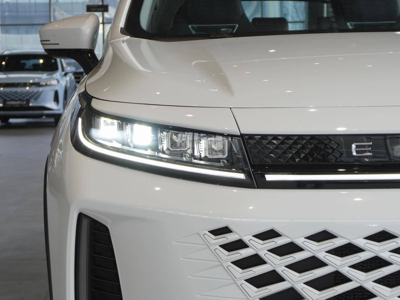 EXEED LX Premium 1.6T 7DCT 4WD