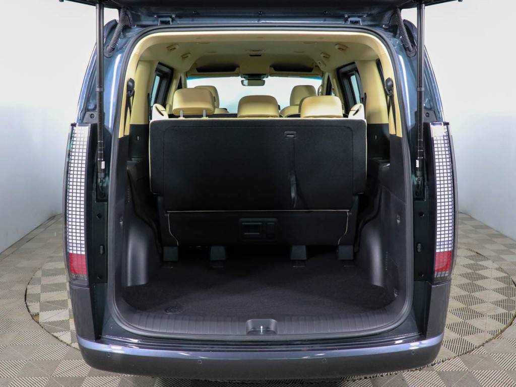 Hyundai Staria Premium 2.2 CRDi 8AT 4WD