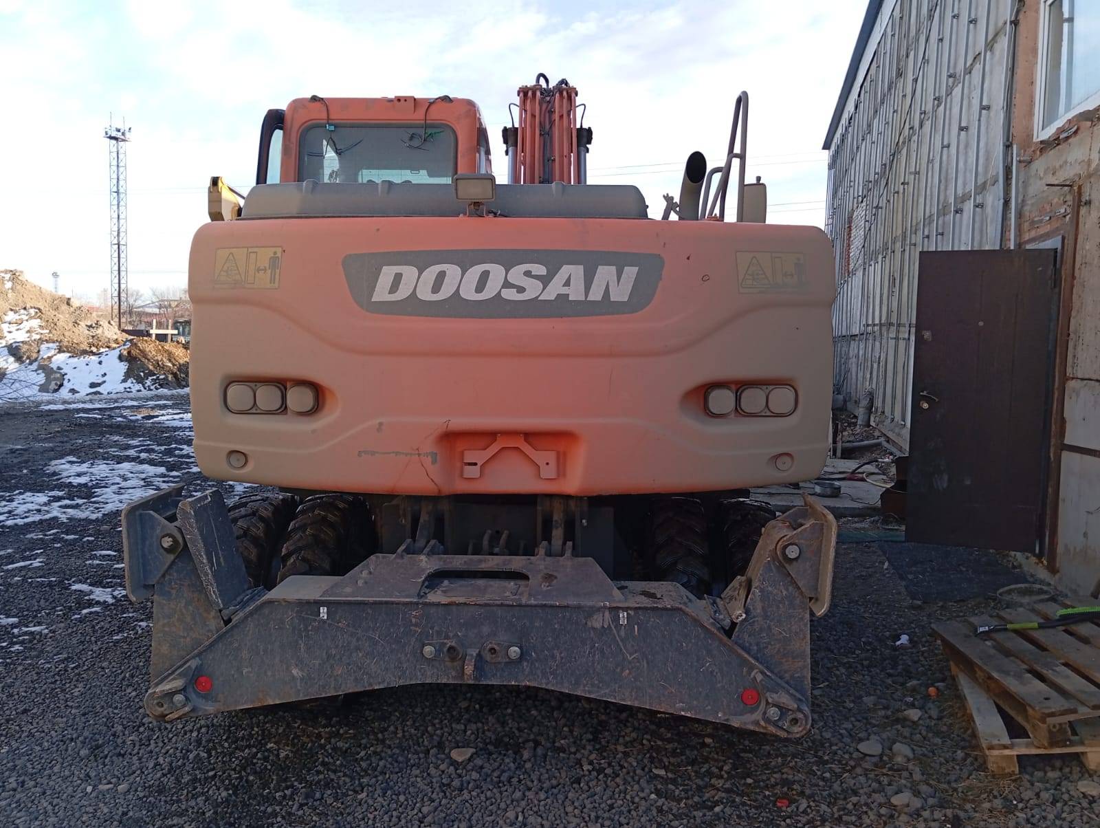 DOOSAN/DEVELON DX160W Лот 000002198