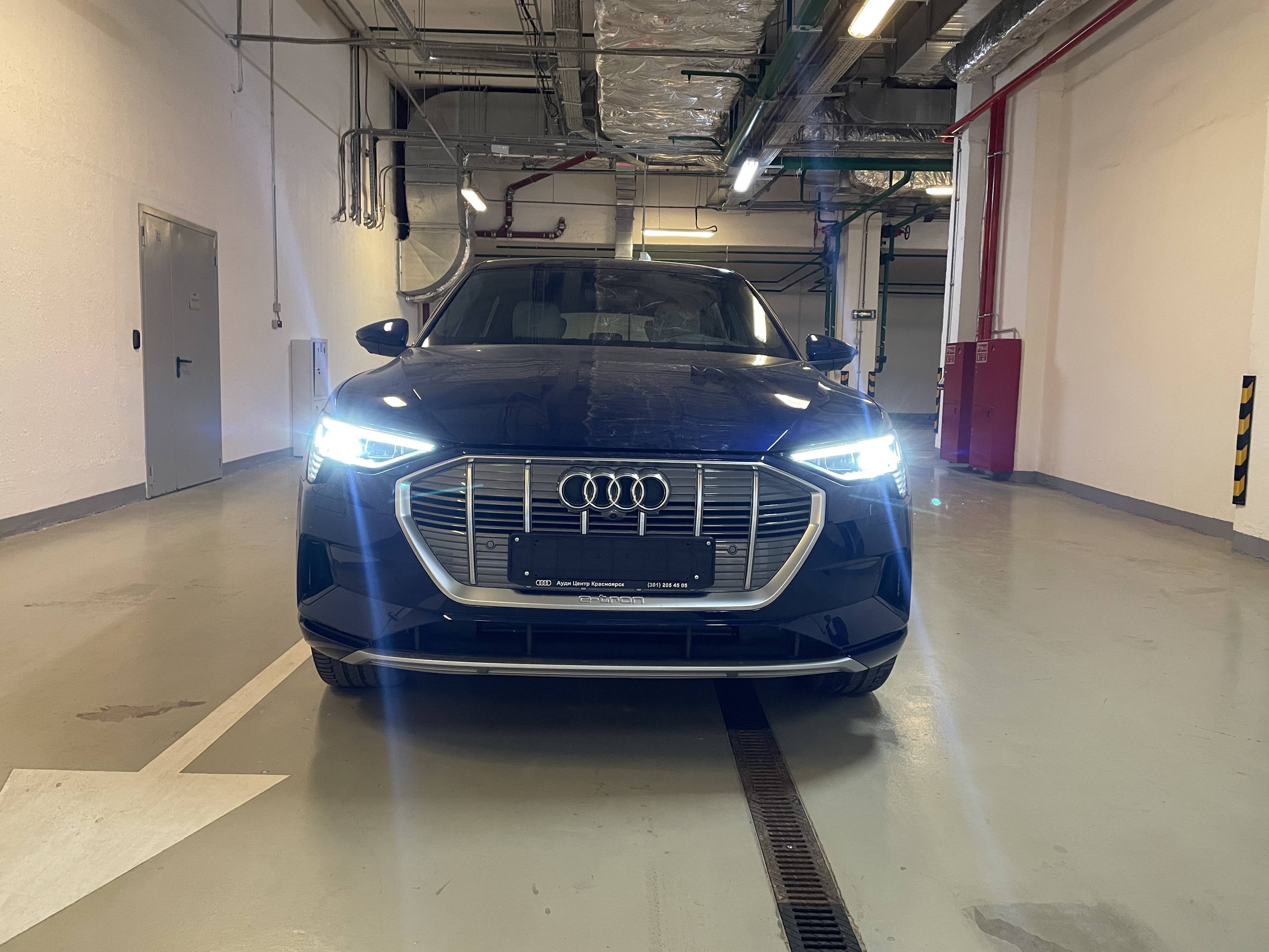 Audi e-tron Лот 000003303