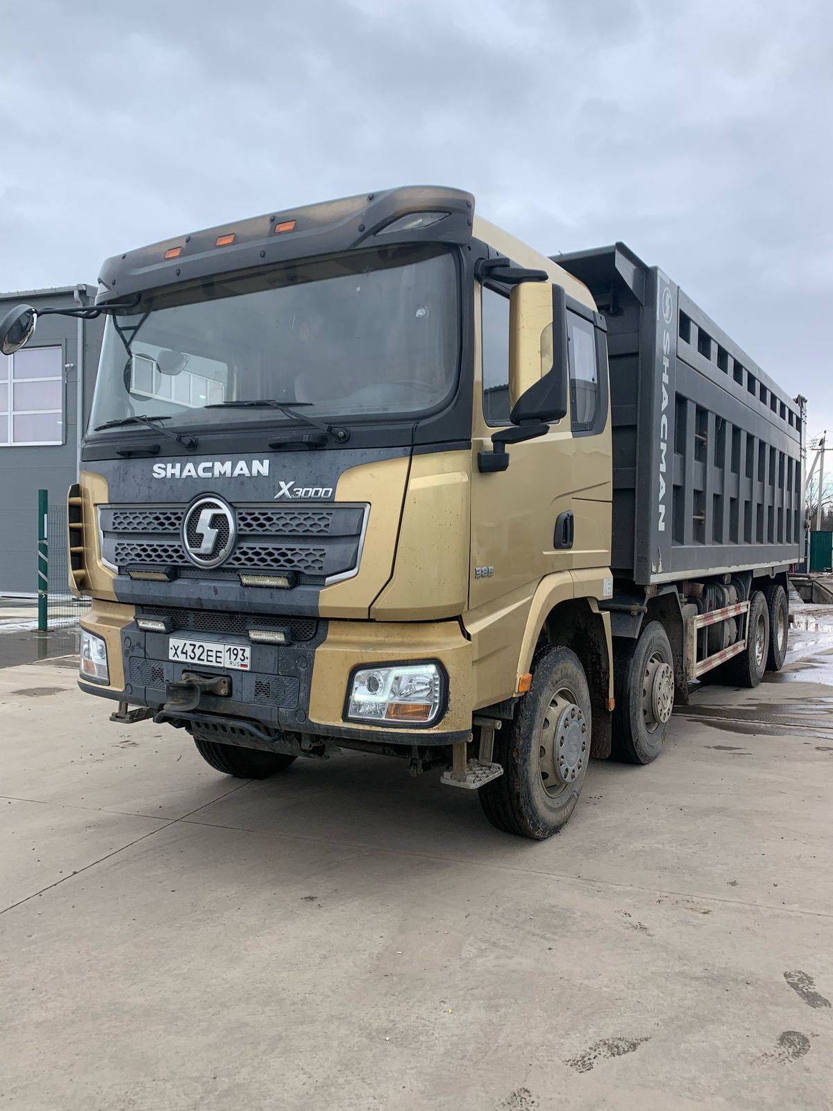Shacman SX33186V366