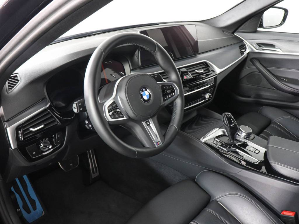 BMW 5 серия 520i
