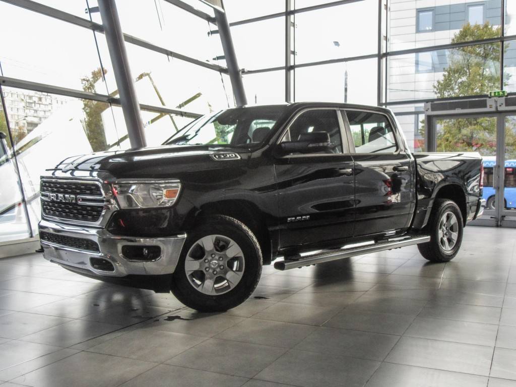 Ram 1500 Big Horn Crew Cab 5.7 8AT 4WD