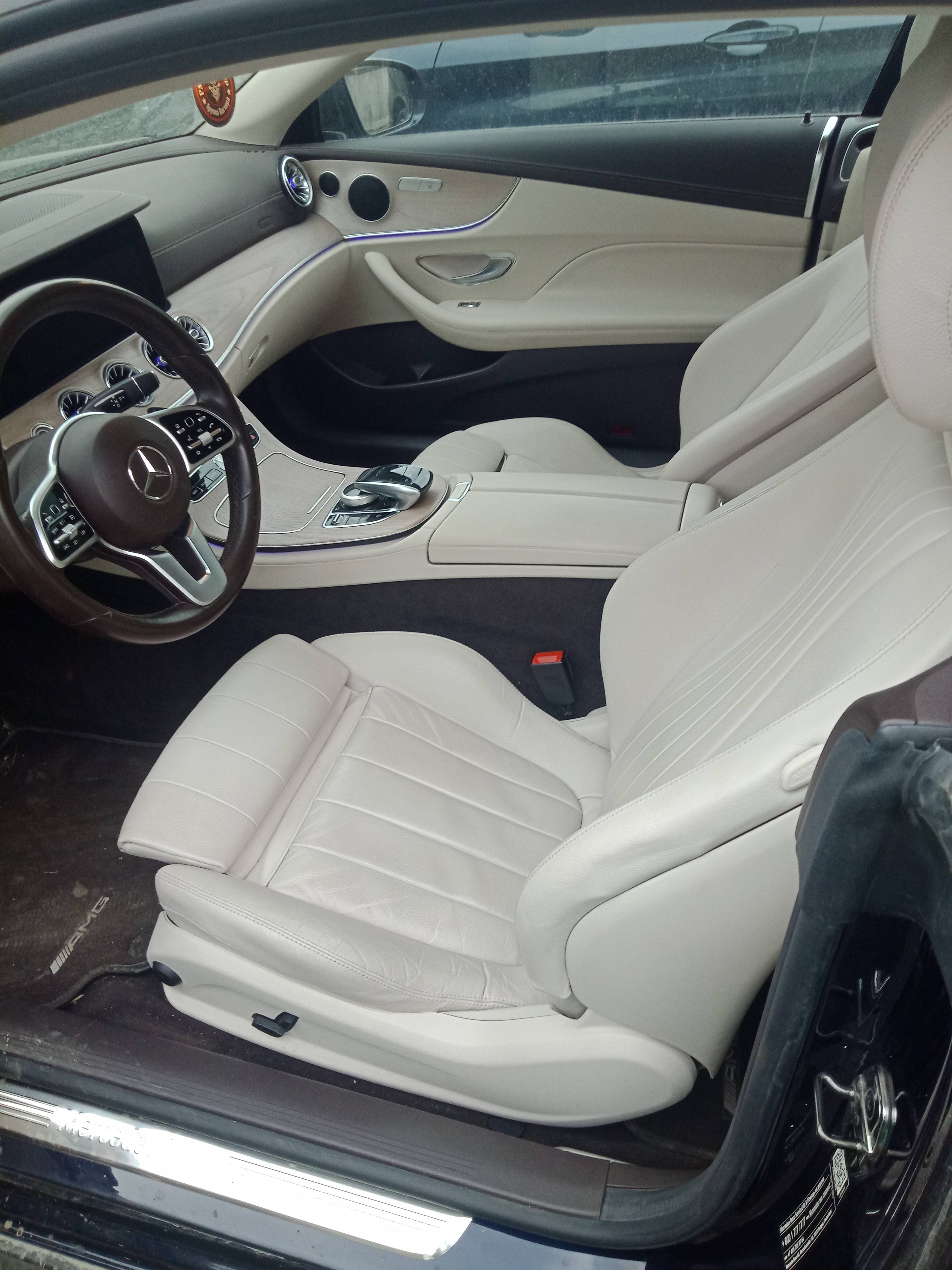Mercedes-Benz E купе Лот 000008263