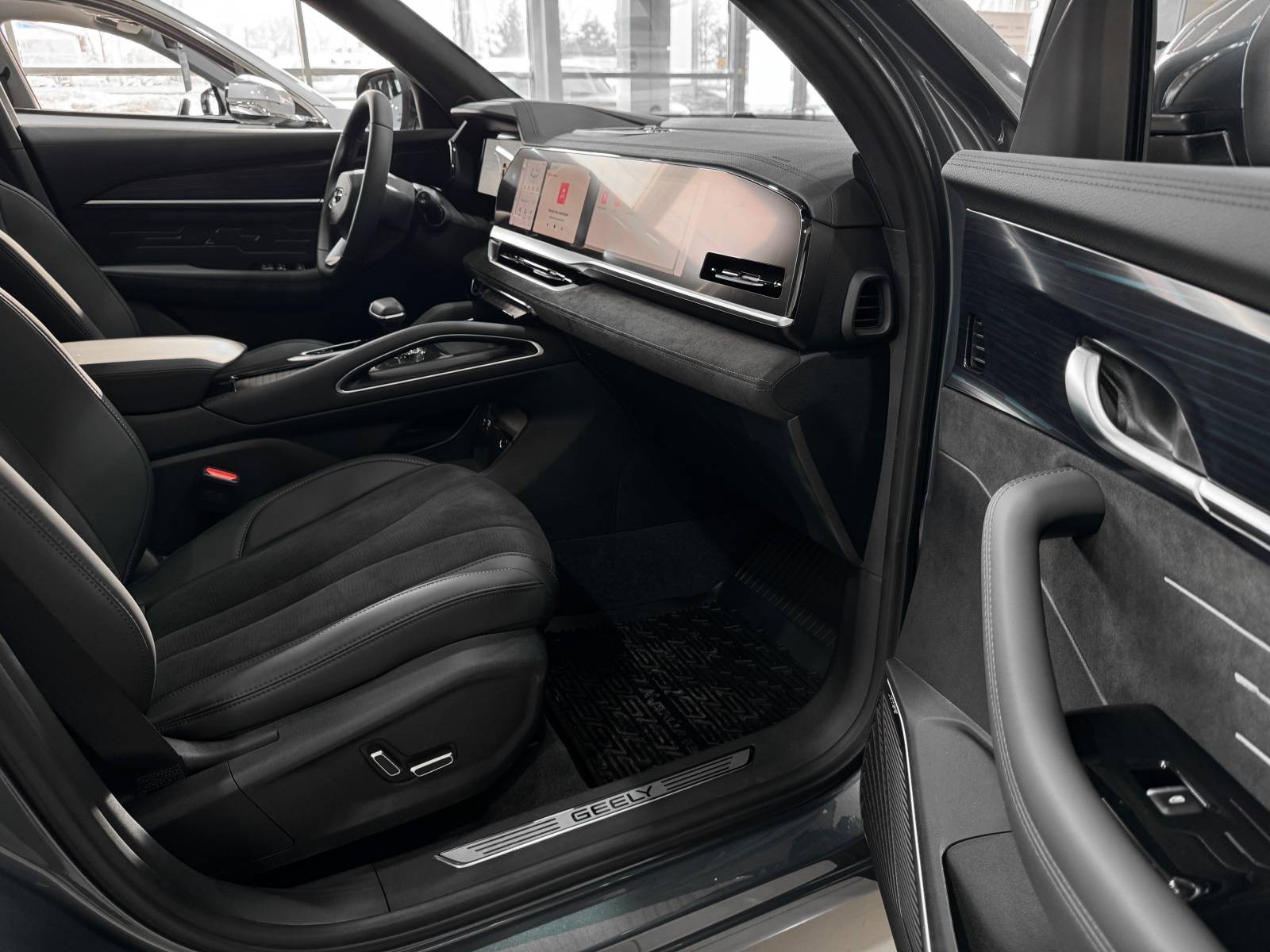 Geely Monjaro Flagship 2.0T (238 hp) 8AT 4WD