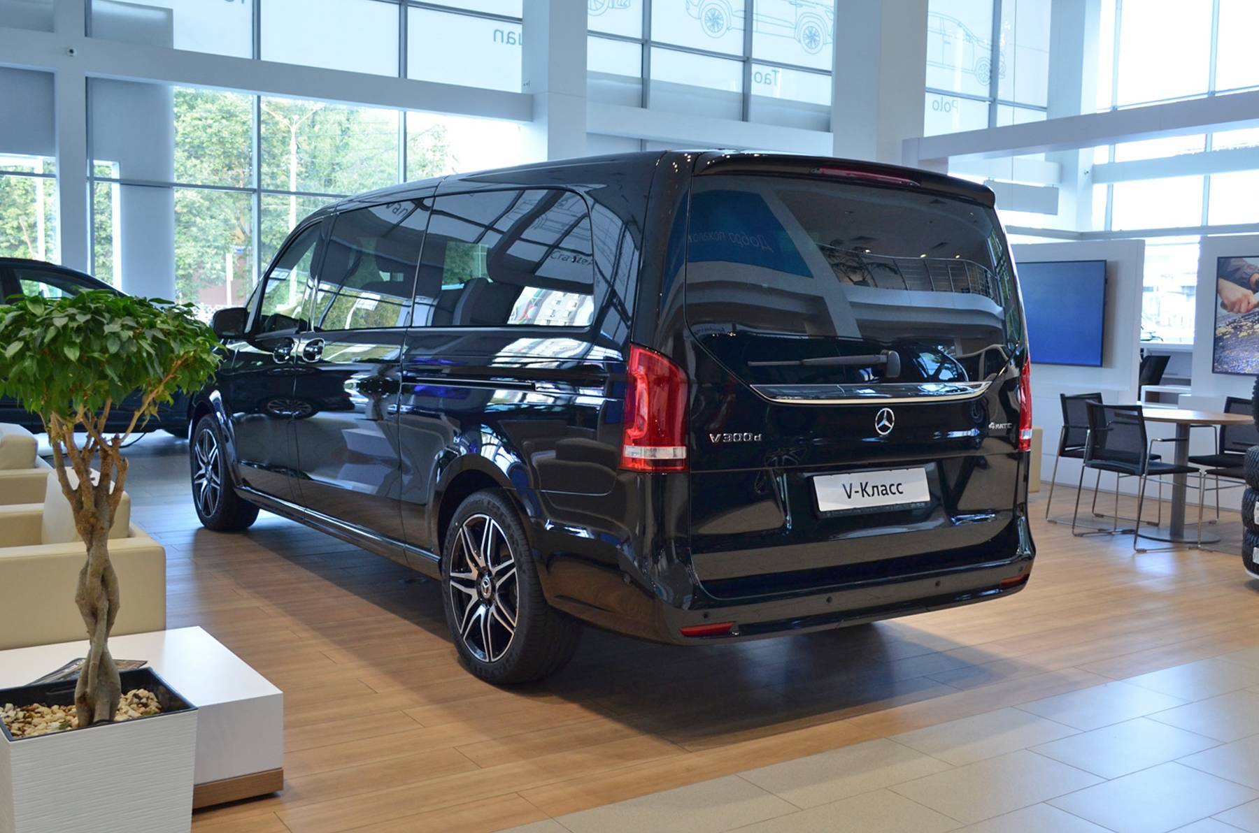 Mercedes-Benz V 300d EXTRA LONG VIP Design