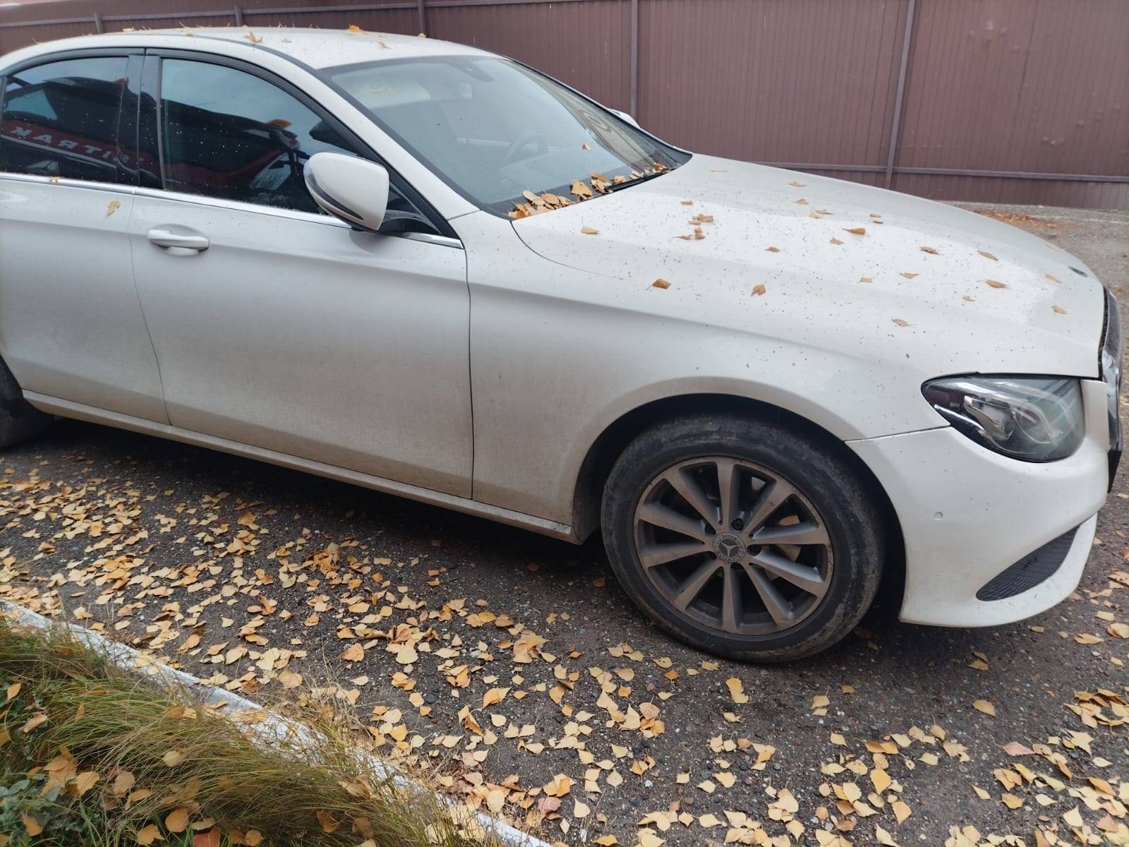 Mercedes-Benz E седан Лот 000004366