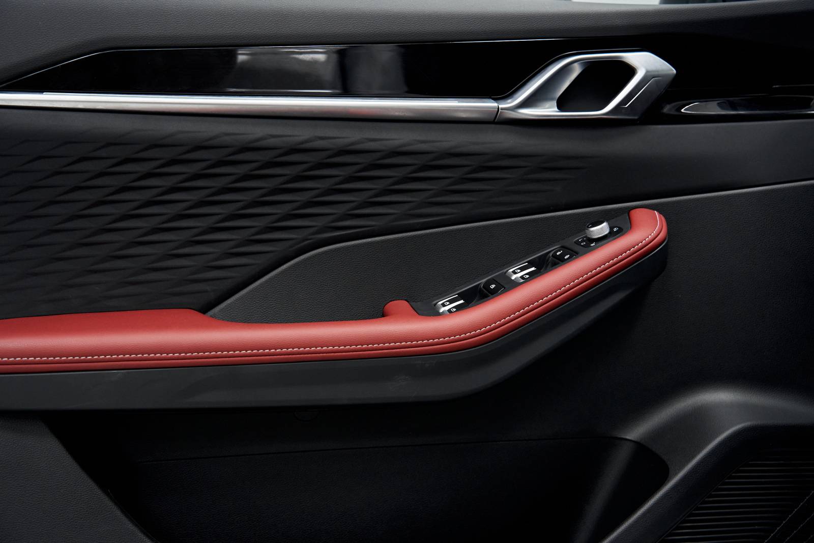 Geely Coolray Luxury 1.5T 7DCT