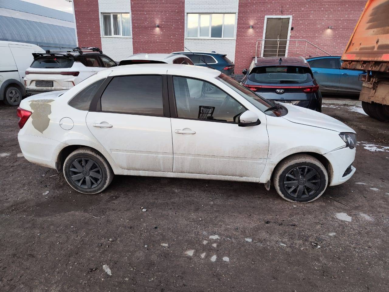 Lada Granta седан Лот 000008104