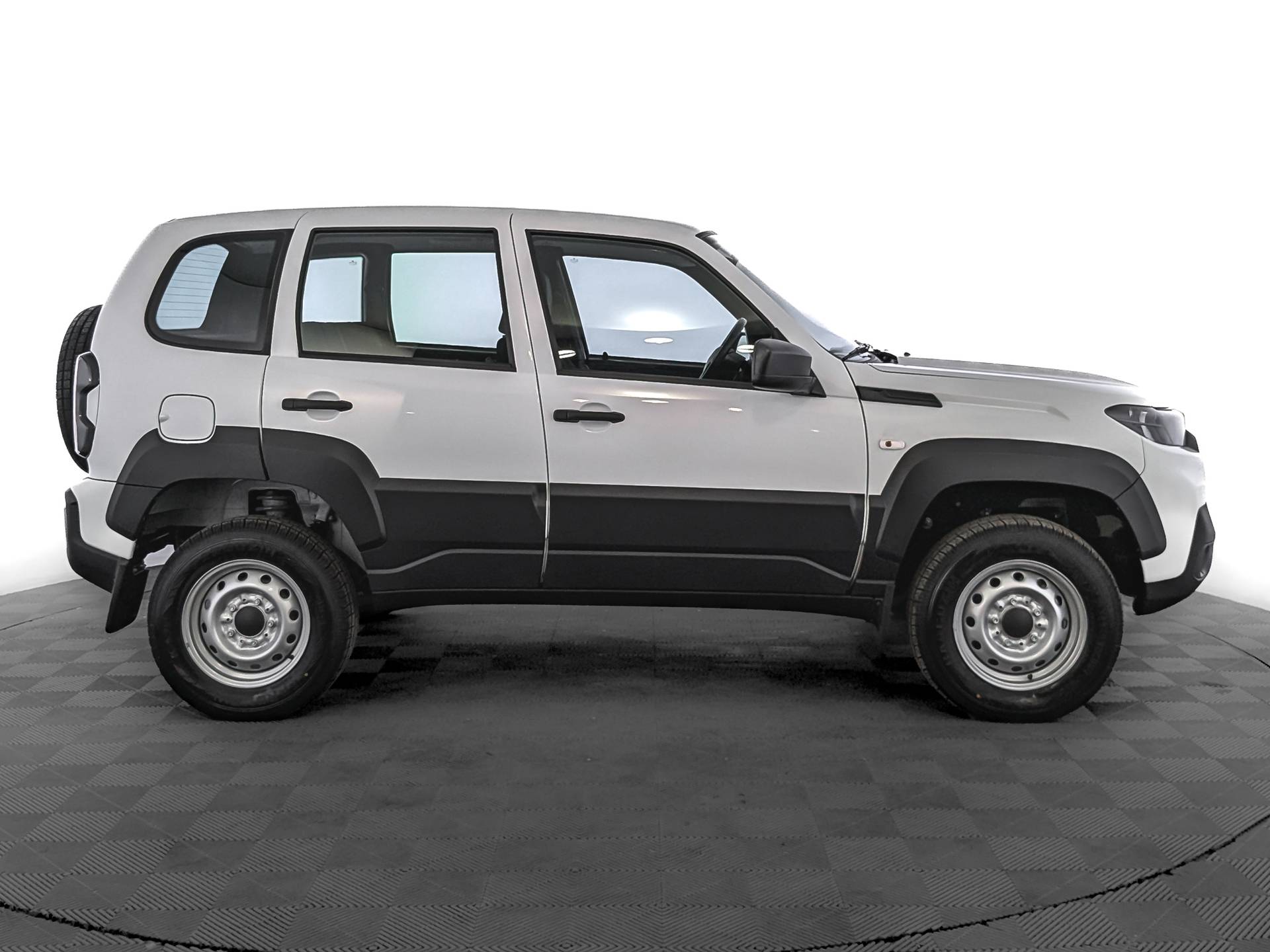 Lada Niva Travel Classic 24 1.7 80hp 5MT