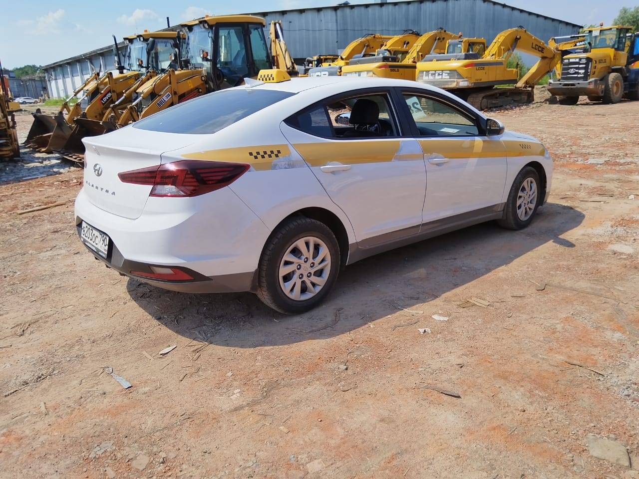 Hyundai Elantra Лот 000003414