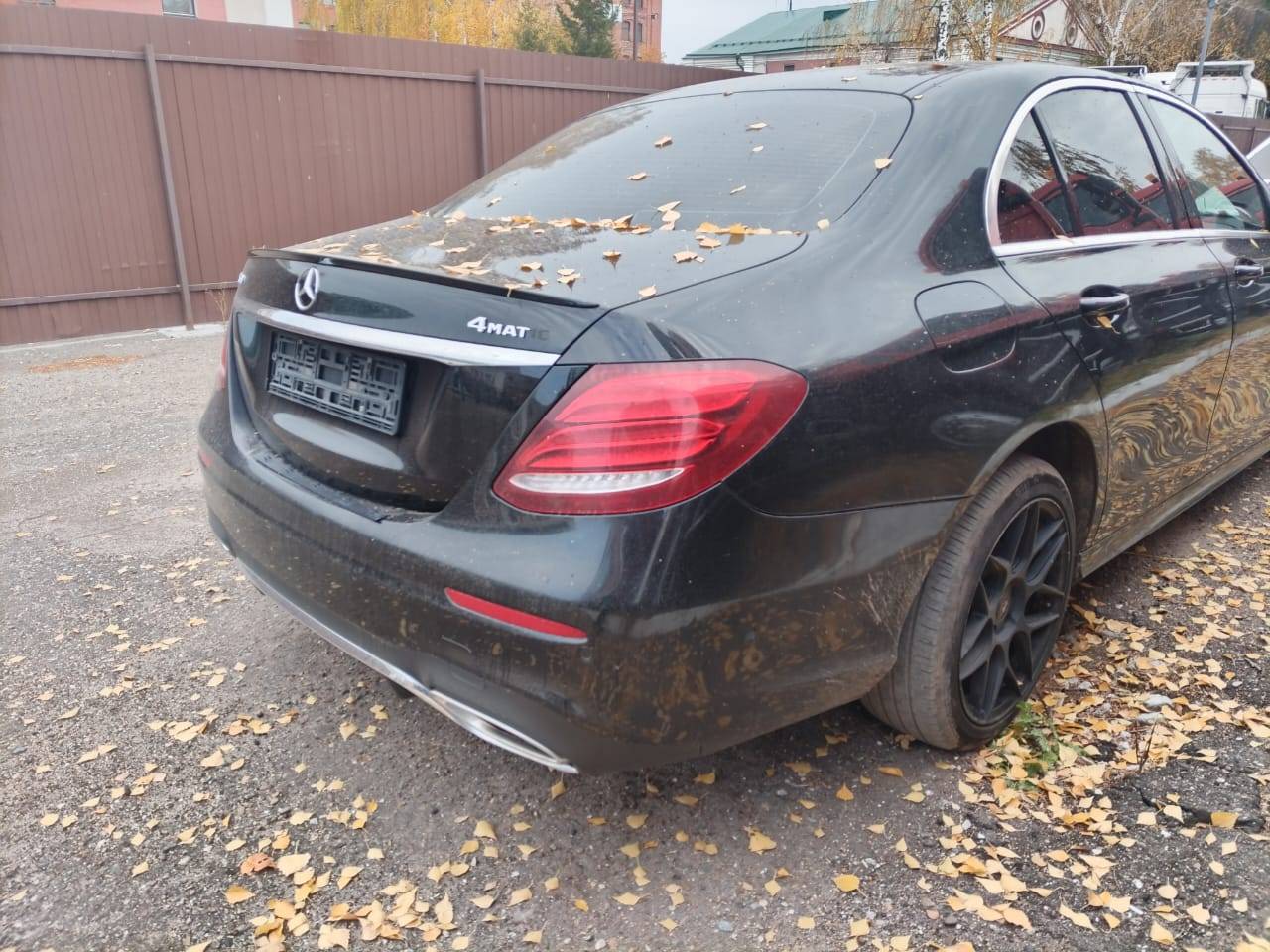 Mercedes-Benz E седан Лот 000004377