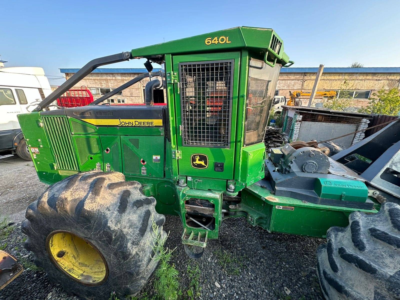 John Deere 640L Скиддер (трелевочный трактор) Лот 000001308