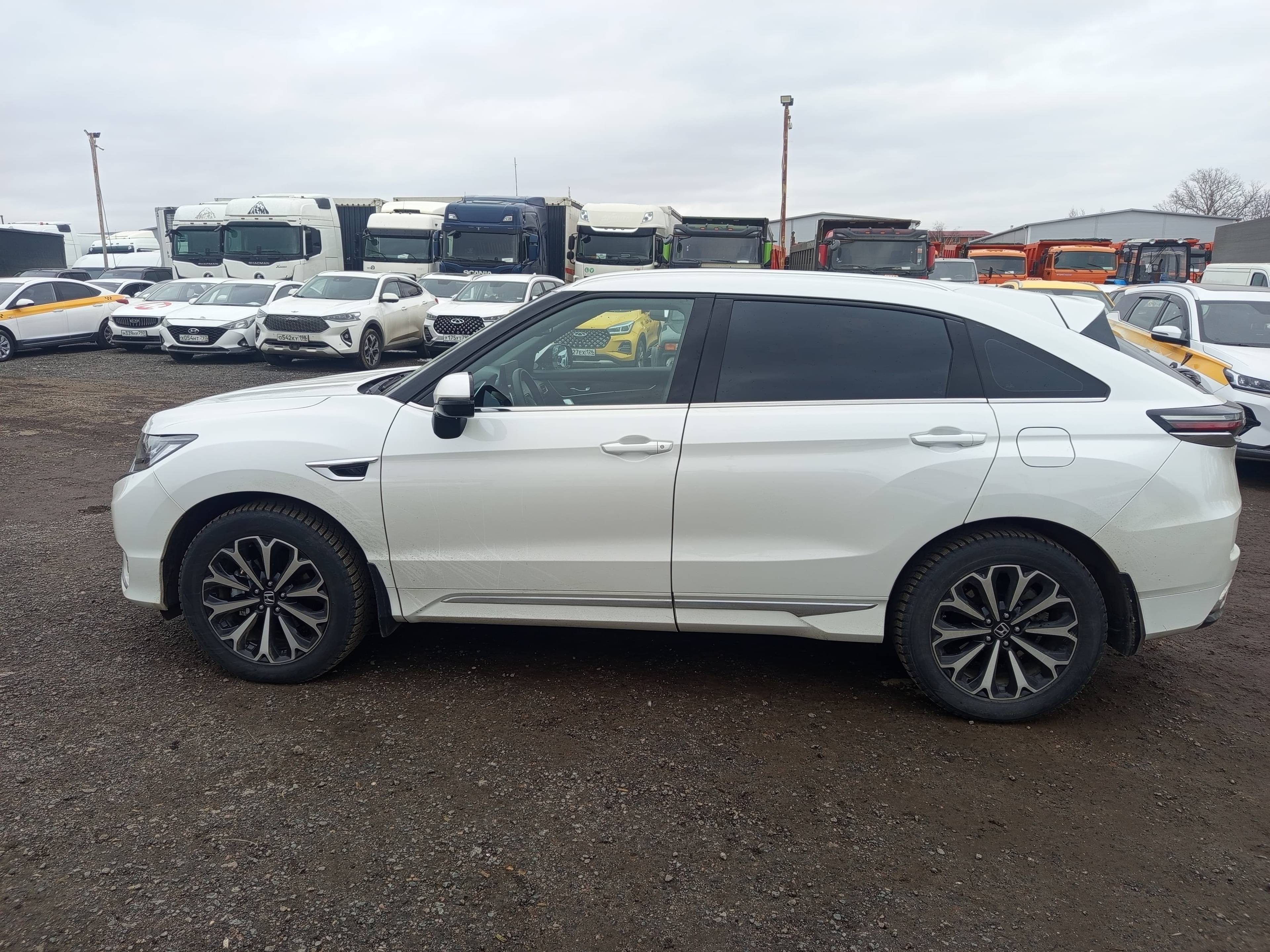 Honda UR-V Лот 000008042