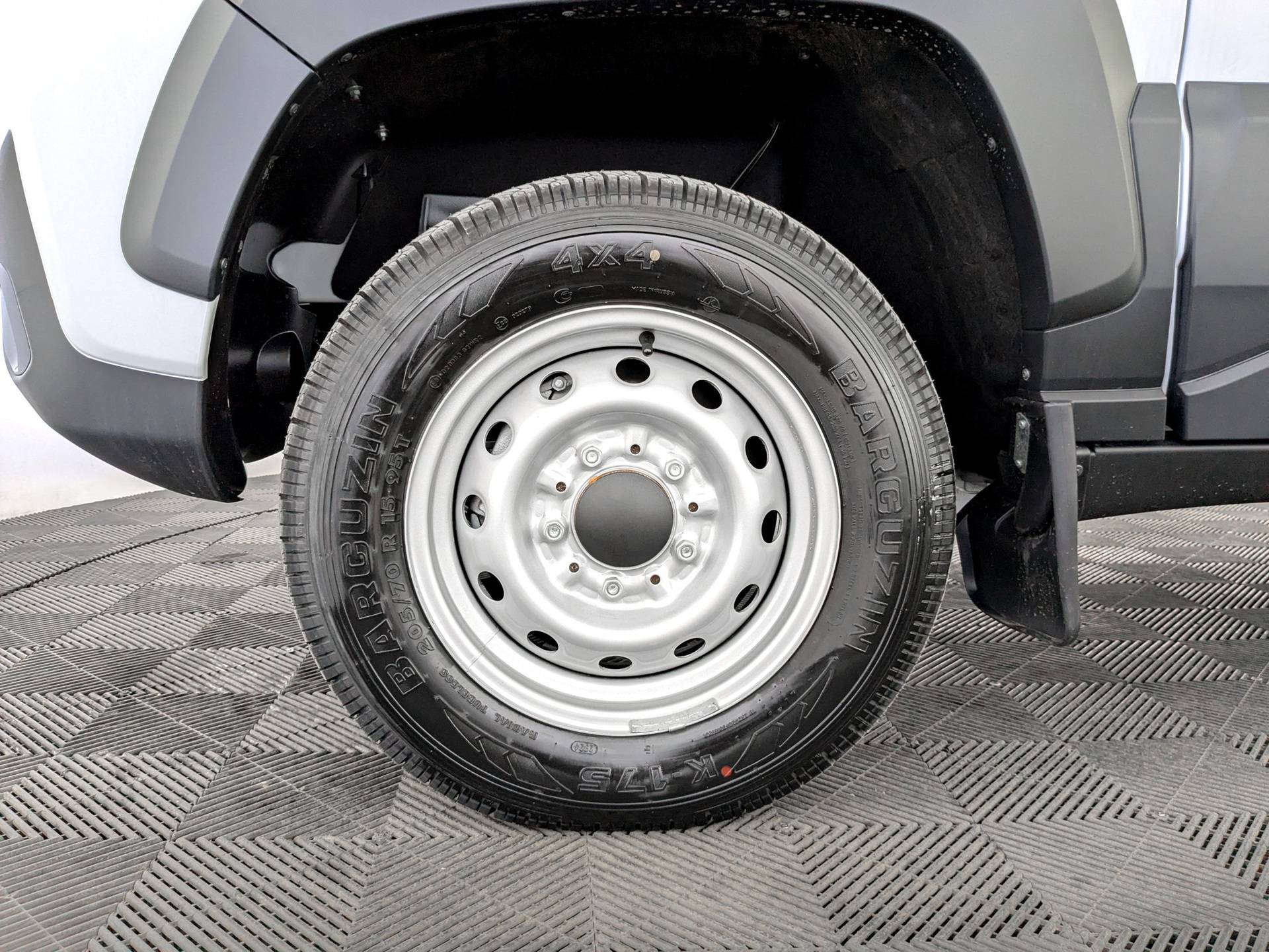 Lada Niva Travel Classic 24 1.7 80hp 5MT