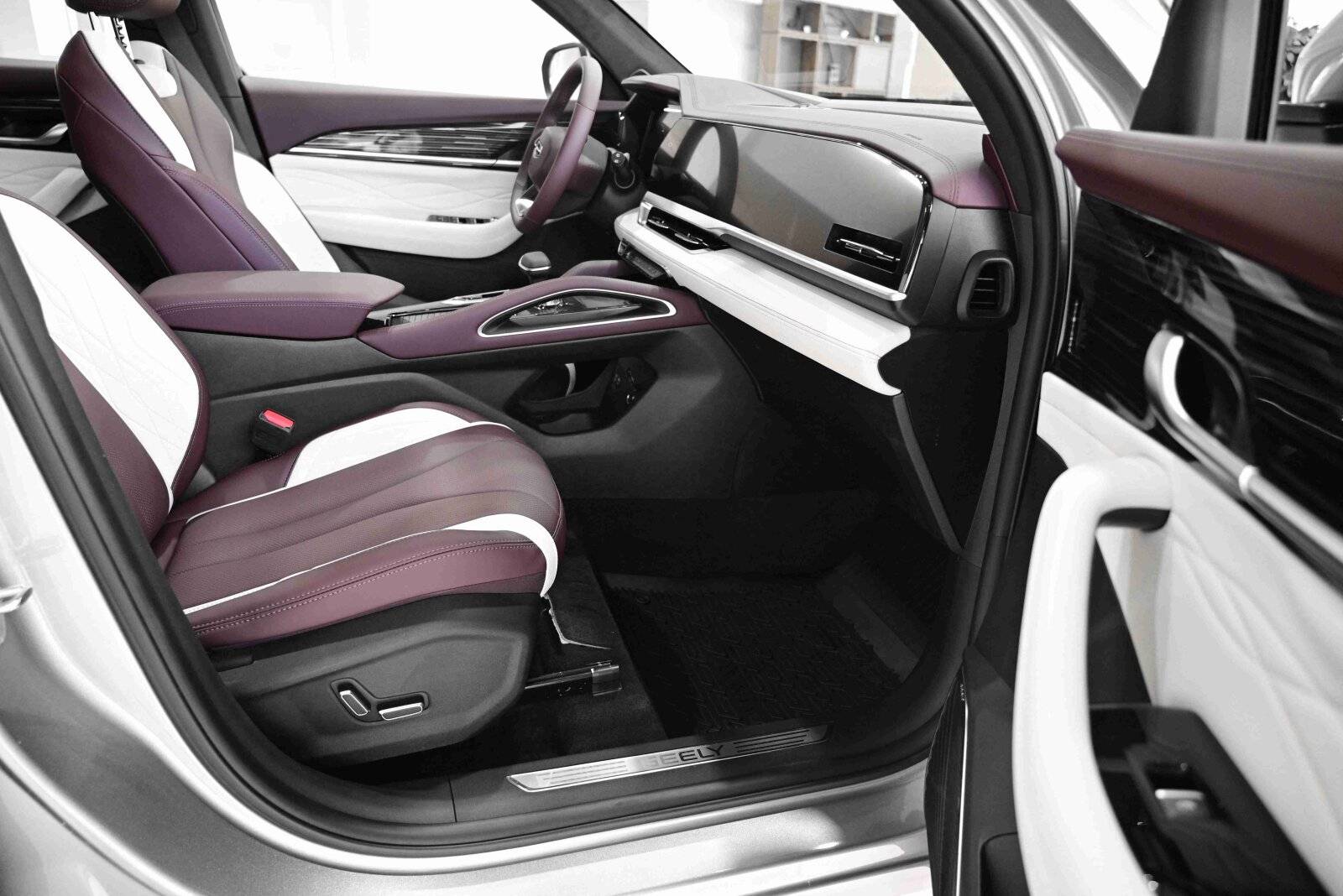 Geely Monjaro Flagship 2.0T (238 hp) 8AT 4WD