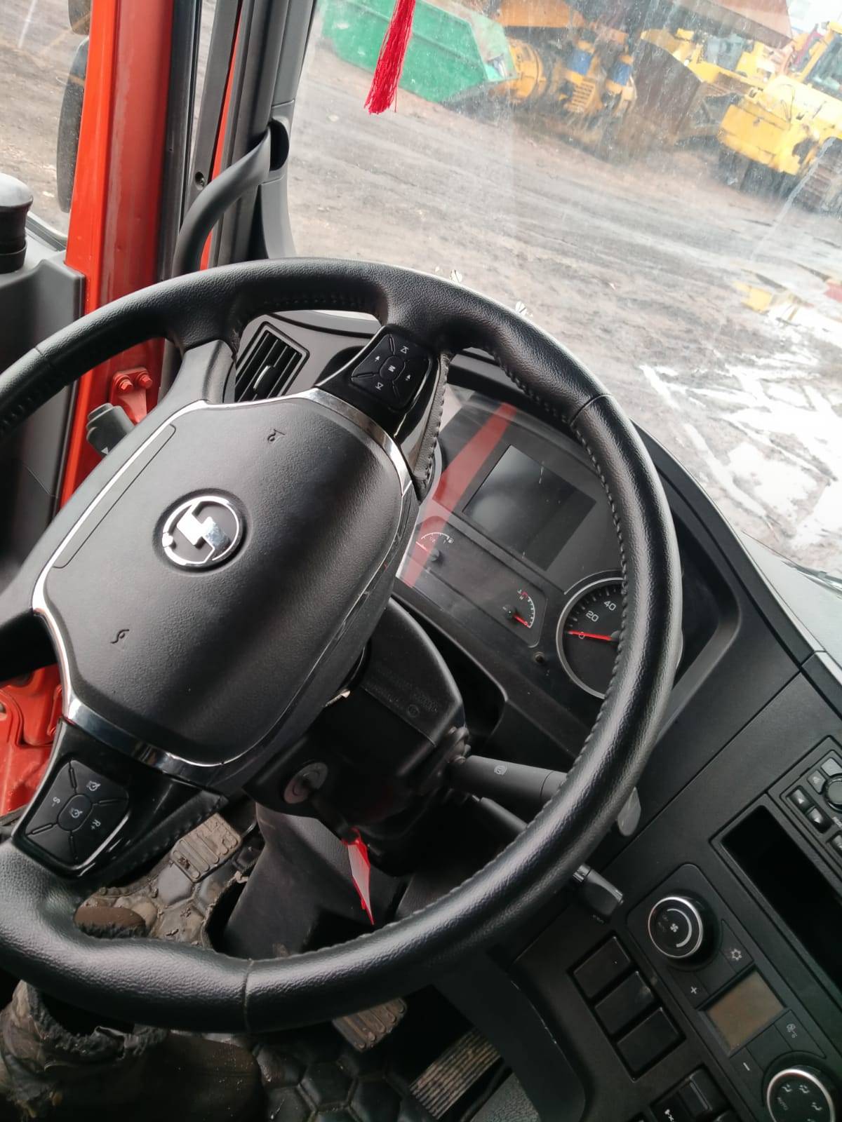 Shacman SX42584W324C Лот 000008193