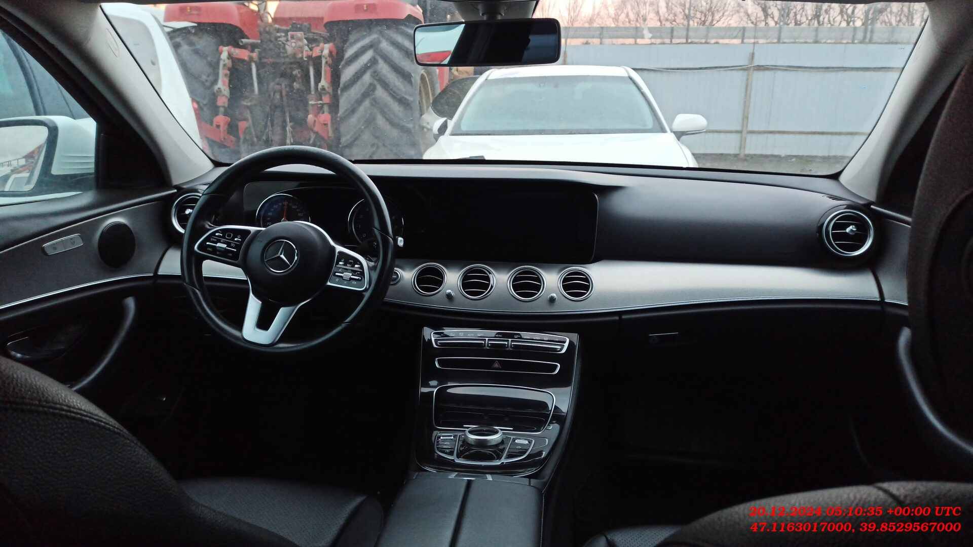 Mercedes-Benz E седан Лот 000005654