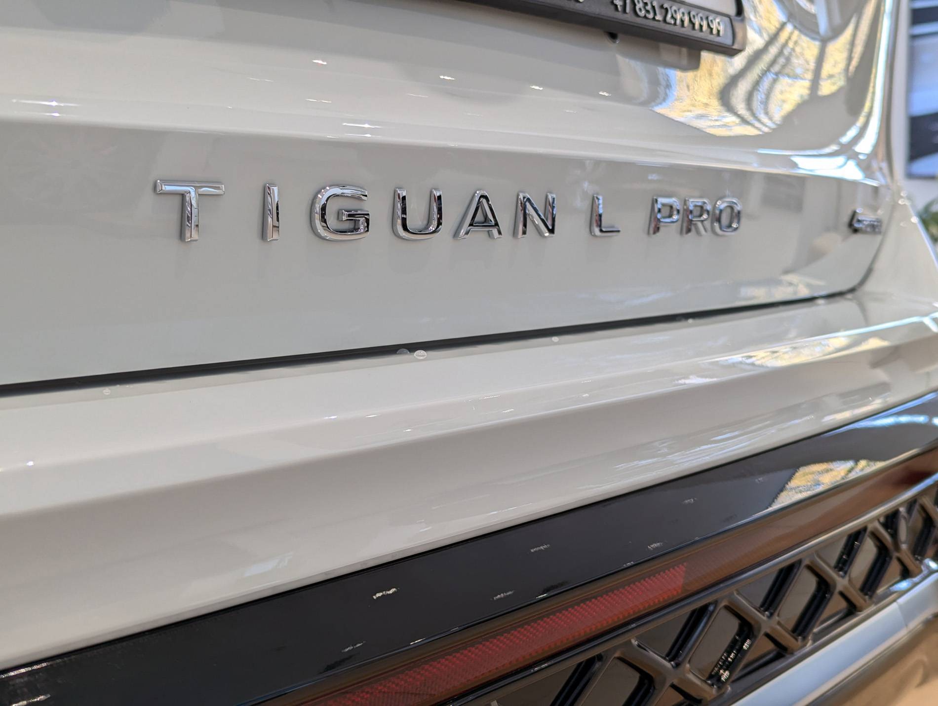 Volkswagen Tiguan L R-Line Premium Edition 380TSI 7AT 4Motion