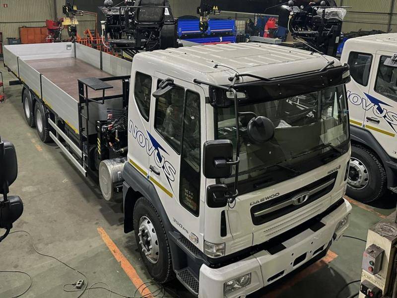 Daewoo NOVUS 6x4