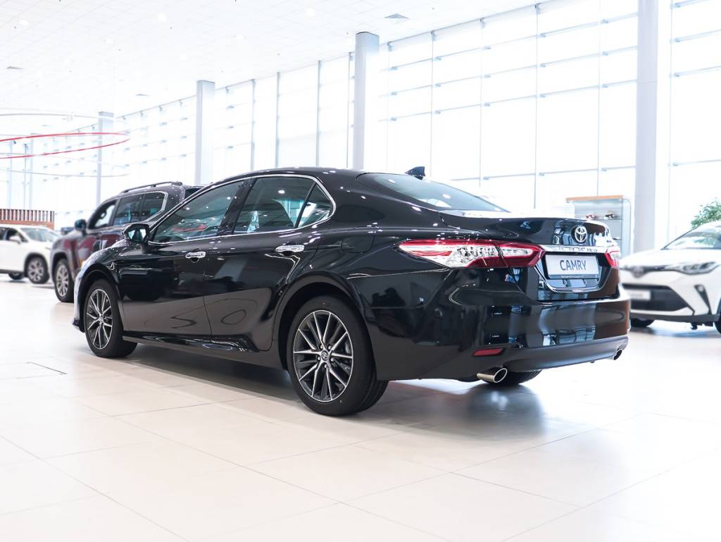 Toyota Camry Luxury Edition 2.0 CVT