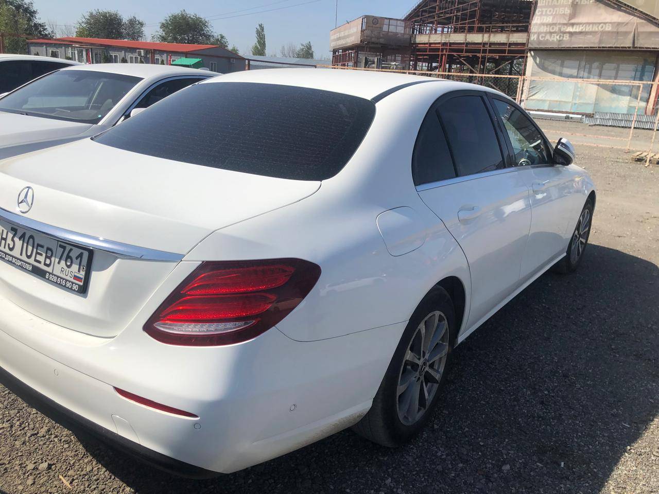 Mercedes-Benz E седан Лот 000004009