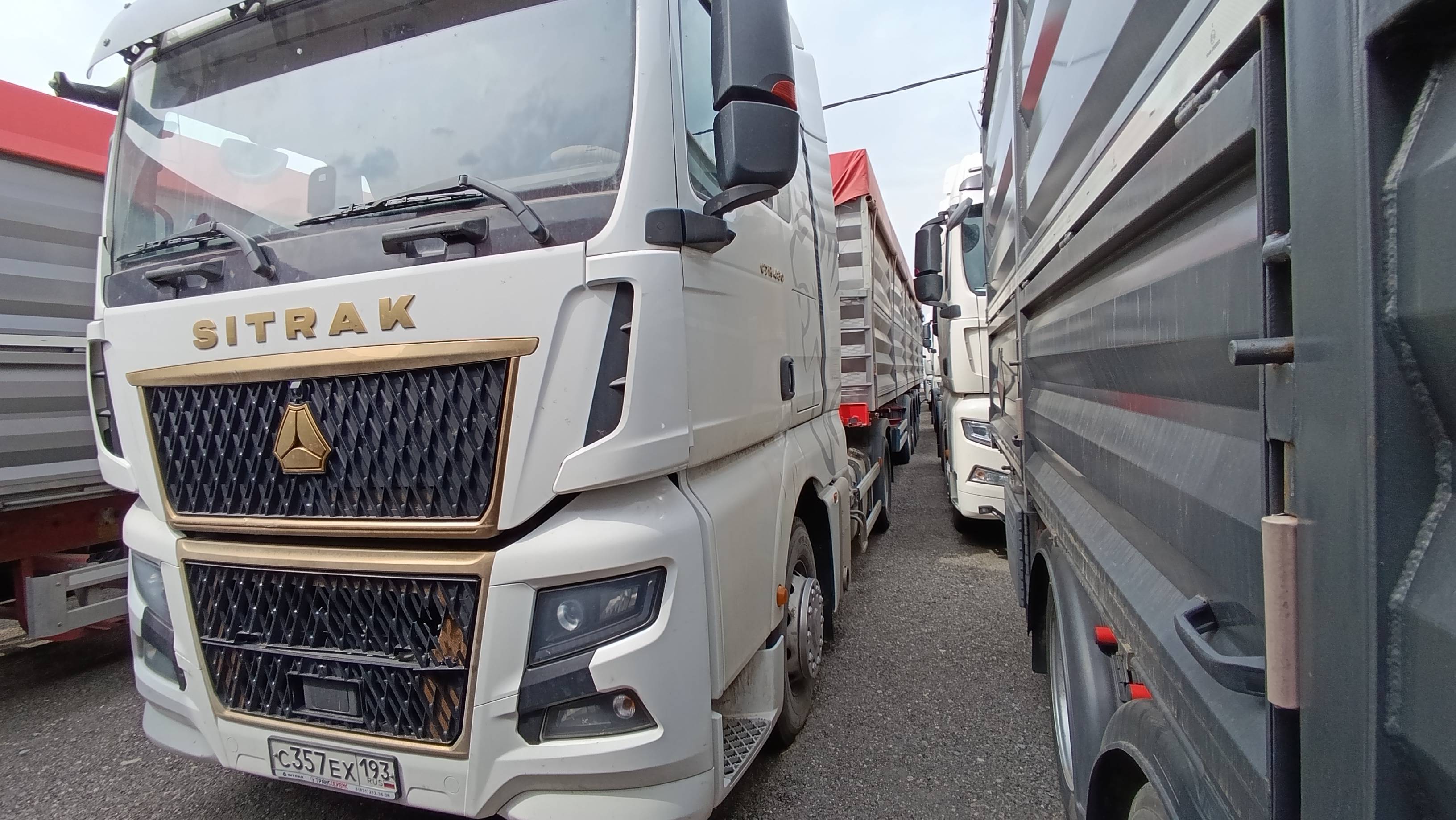 Sitrak C7H MAX 4x2 ZZ4186V361HE